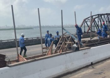 Obra de manutenção da Ponte de Igapó contiunua. Foto: Ellena Mendes.