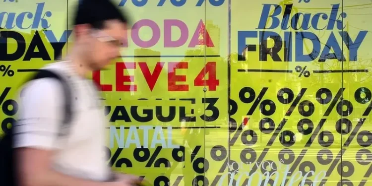 Lojas mantém promoções da Black Friday até o fim de novembro. - Foto: Agência Brasil.