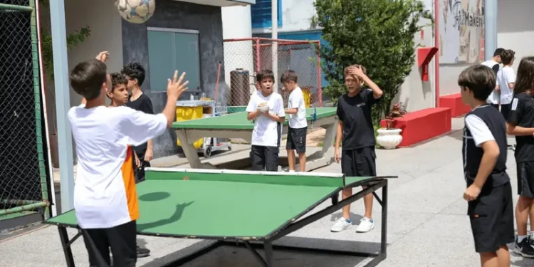 Celular proibido em escolas. - Foto: Fabio Rodrigues-Pozzebom/Agênci.