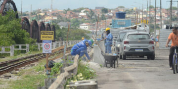 Obra na Ponte de Igapó tem prazo para conclusão em abril de 2025. / Foto: Magnus Nascimento.