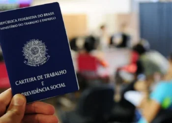 Foto: Carteira de trabalho
Pedro Ventura / Agência Brasil