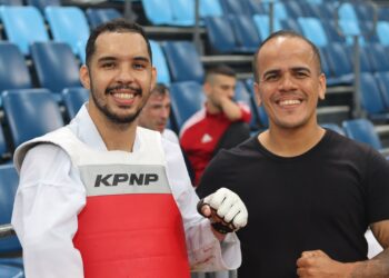 Ricardo e Rogério, atleta e técnico do Parataekwondo da Sadef/RN